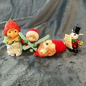 VINTAGE HALLMARK KEEPSAKE ORNAMENTS LOT OF 4 1986, 85,88,88 in box